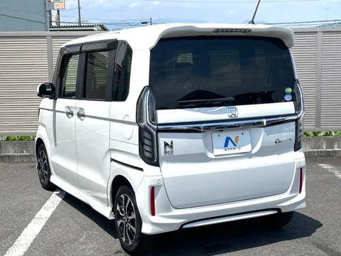 Honda N-BOX Custom