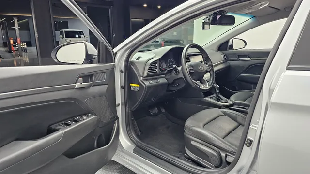 Hyundai Elantra (Avante)