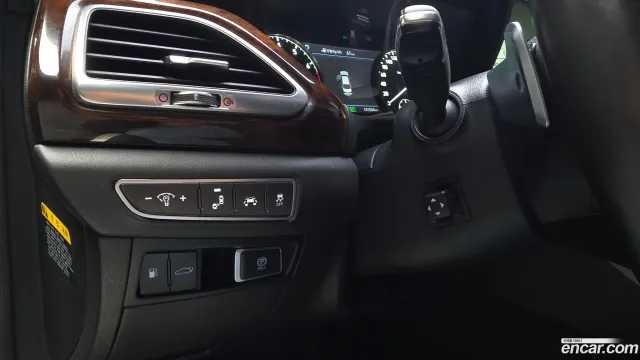 Genesis G90 (EQ900)