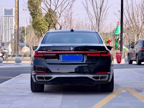 BMW 7-Series