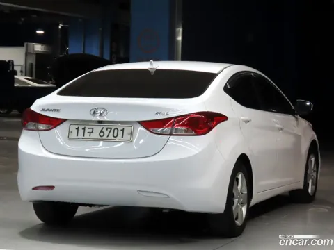 Hyundai Elantra (Avante)