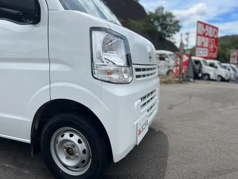 Nissan Clipper Van