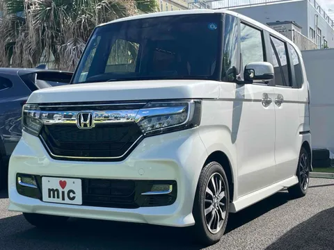 Honda N-BOX Custom