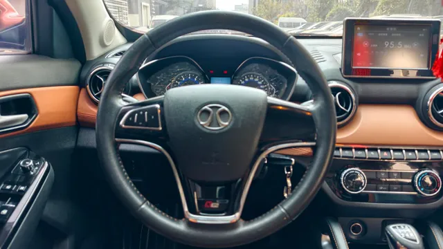 BAIC Senova X35