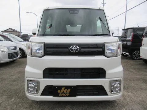 Toyota Pixis Mega