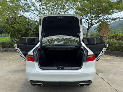 Jaguar XFL