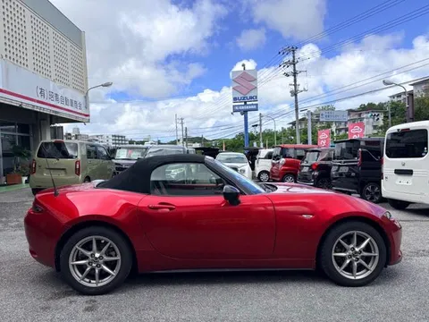 Mazda MX-5 (Roadster)