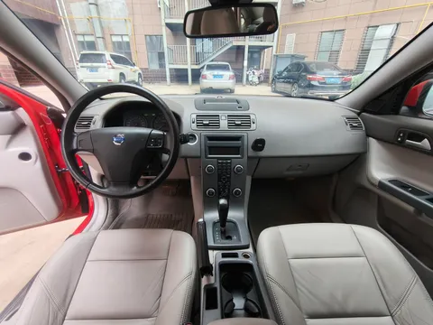 Volvo S40