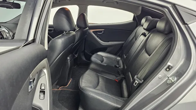 Hyundai Elantra (Avante)