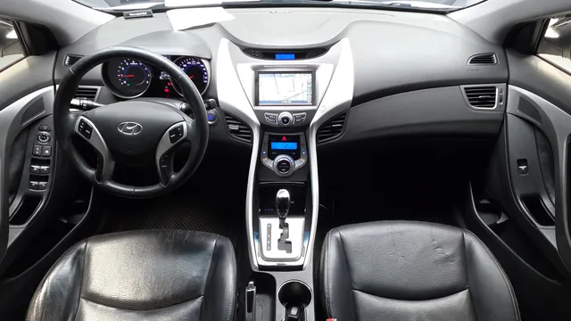 Hyundai Elantra (Avante)