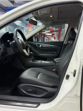 Infiniti Q50L