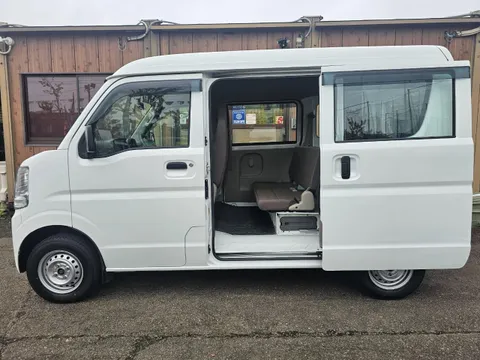 Mitsubishi Minicab Van