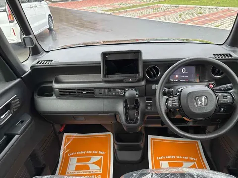 Honda N-BOX Custom