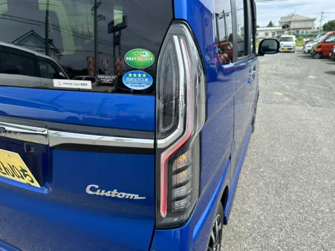 Honda N-BOX Custom