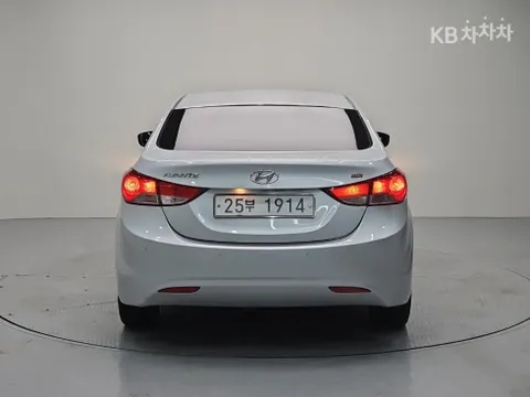 Hyundai Elantra (Avante)