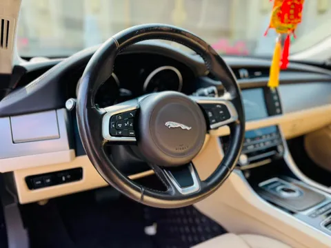 Jaguar XFL