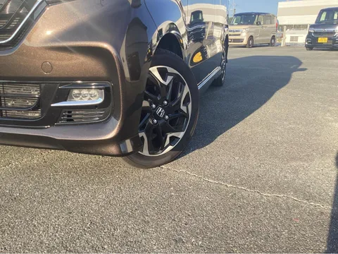 Honda N-BOX Custom