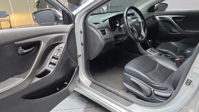 Hyundai Elantra (Avante)