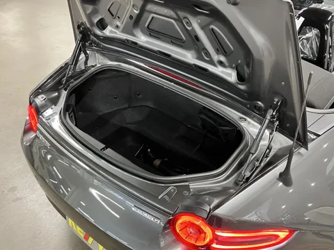 Mazda MX-5 (Roadster)