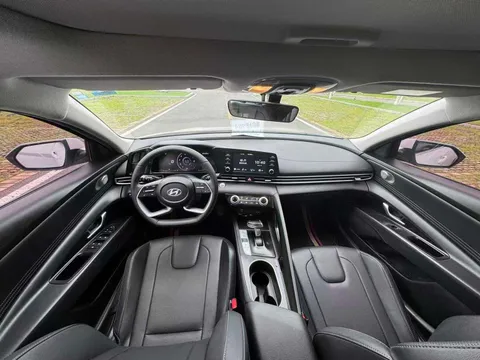Hyundai Elantra (Avante)