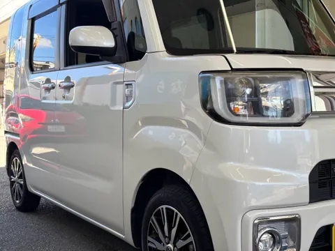 Toyota Pixis Mega