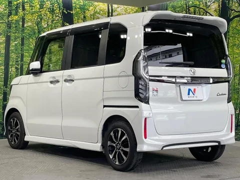 Honda N-BOX Custom
