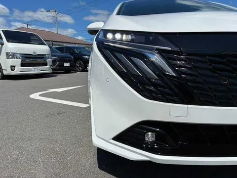 Nissan Note Aura