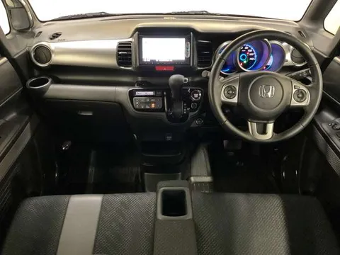 Honda N-BOX Slash