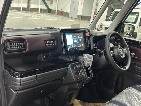 Suzuki Spacia Custom