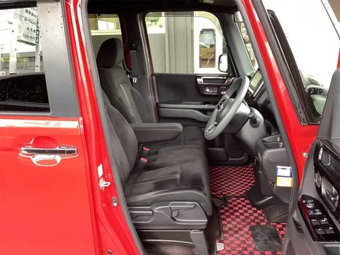 Honda N-BOX Custom
