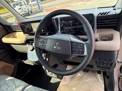 Mitsubishi Delica Mini