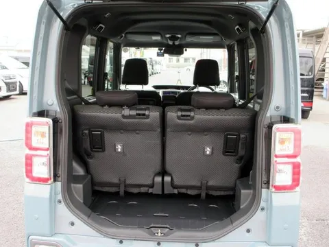 Toyota Pixis Mega