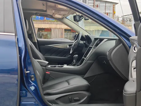 Infiniti Q50L