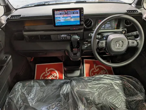 Honda N-BOX Custom