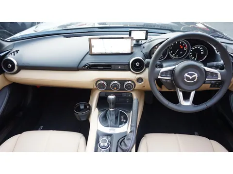 Mazda MX-5 (Roadster)