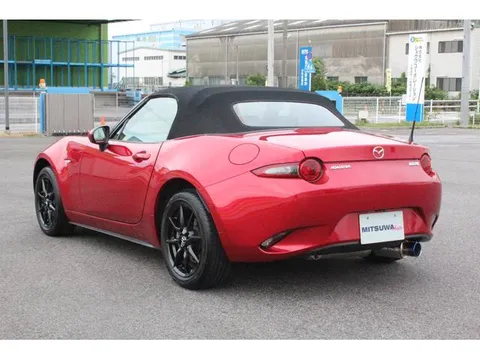 Mazda MX-5 (Roadster)