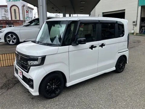 Honda N-BOX Custom