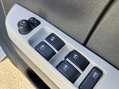 Daihatsu Mira Tocot