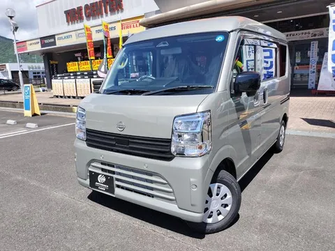 Nissan Clipper Van