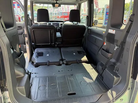 Toyota Pixis Mega