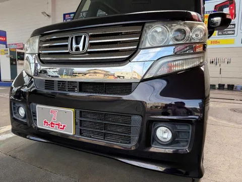 Honda N-BOX Custom