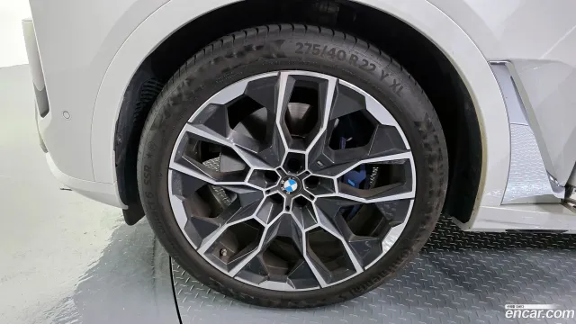 BMW X7