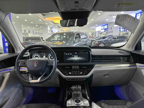 Hongqi HS5