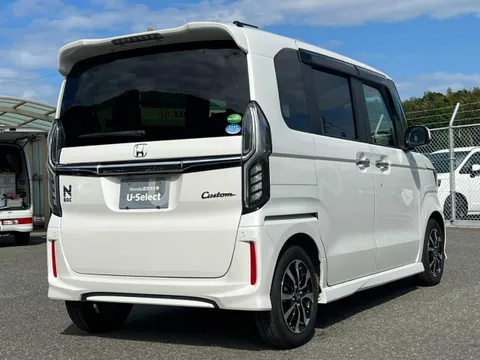 Honda N-BOX Custom