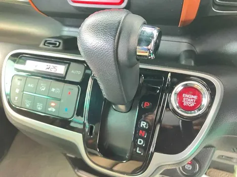 Honda N-BOX Slash