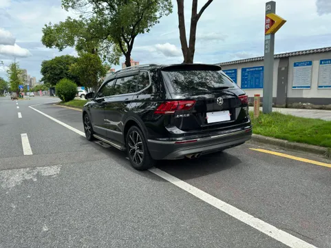 Volkswagen Tiguan L