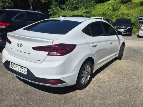 Hyundai Elantra (Avante)