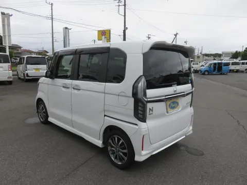 Honda N-BOX Custom