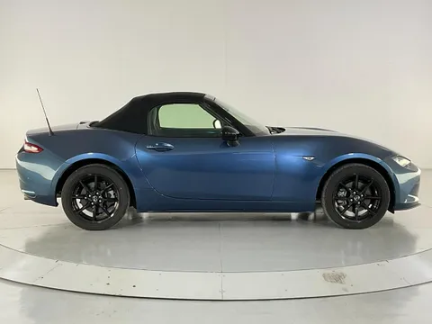Mazda MX-5 (Roadster)