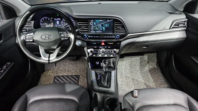 Hyundai Elantra (Avante)